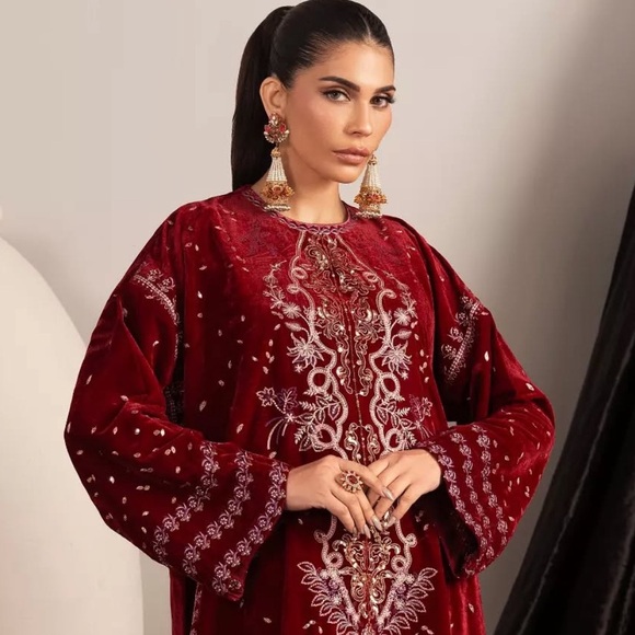 VANYA PAKISTANI DESIGNER AUTHENTIC VELVET 2 PIECE DRESS - Picture 5 of 6